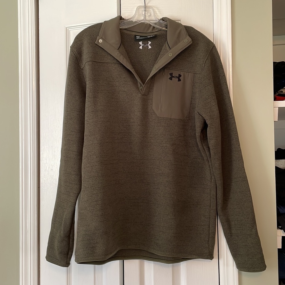 Under Armour Men’s M army green sweatshirt
